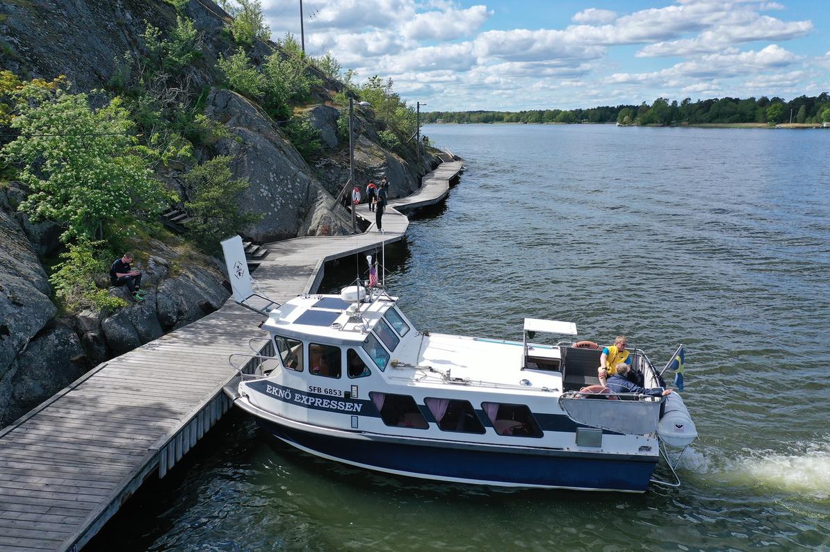 M/S EknöExpressen ute på öppet vatten